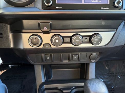 Used 2020 Toyota Tacoma SR image 27