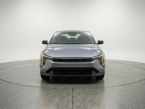 Used 2025 Kia K4 LXS image 2