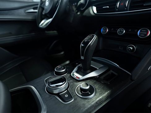 Used 2021 Alfa Romeo Stelvio Sprint w/ Nero Edizione image 33