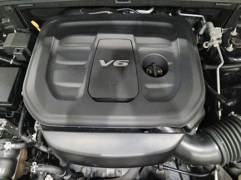 Used 2019 Jeep Grand Cherokee Laredo w/ Laredo X Package image 30