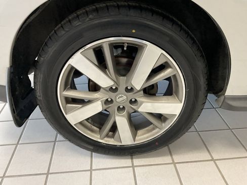 Used 2013 Nissan Pathfinder Platinum w/ Platinum Premium Pkg image 7