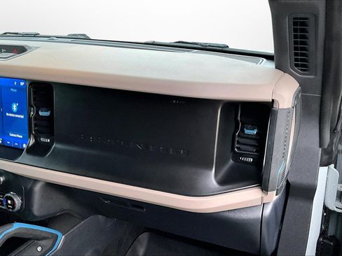 Used 2023 Ford Bronco Wildtrak image 18