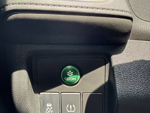 Used 2018 Honda HR-V EX image 24