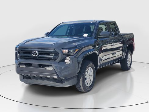 Used 2025 Toyota Tacoma SR5 RWD image 5