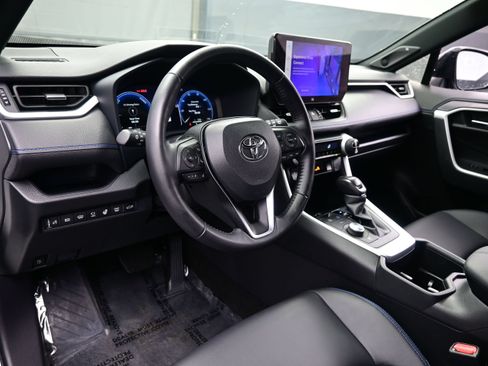 Used 2025 Toyota RAV4 XSE w/ Advanced Technology Package AWD/4WD image 13