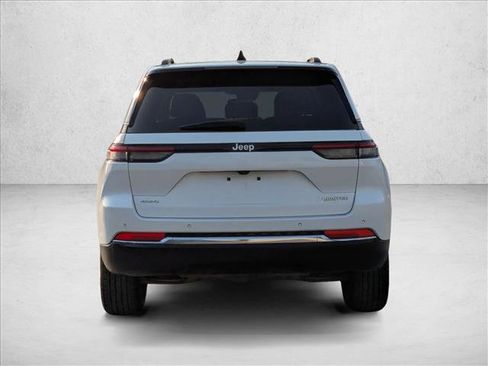 Used 2024 Jeep Grand Cherokee Limited image 7