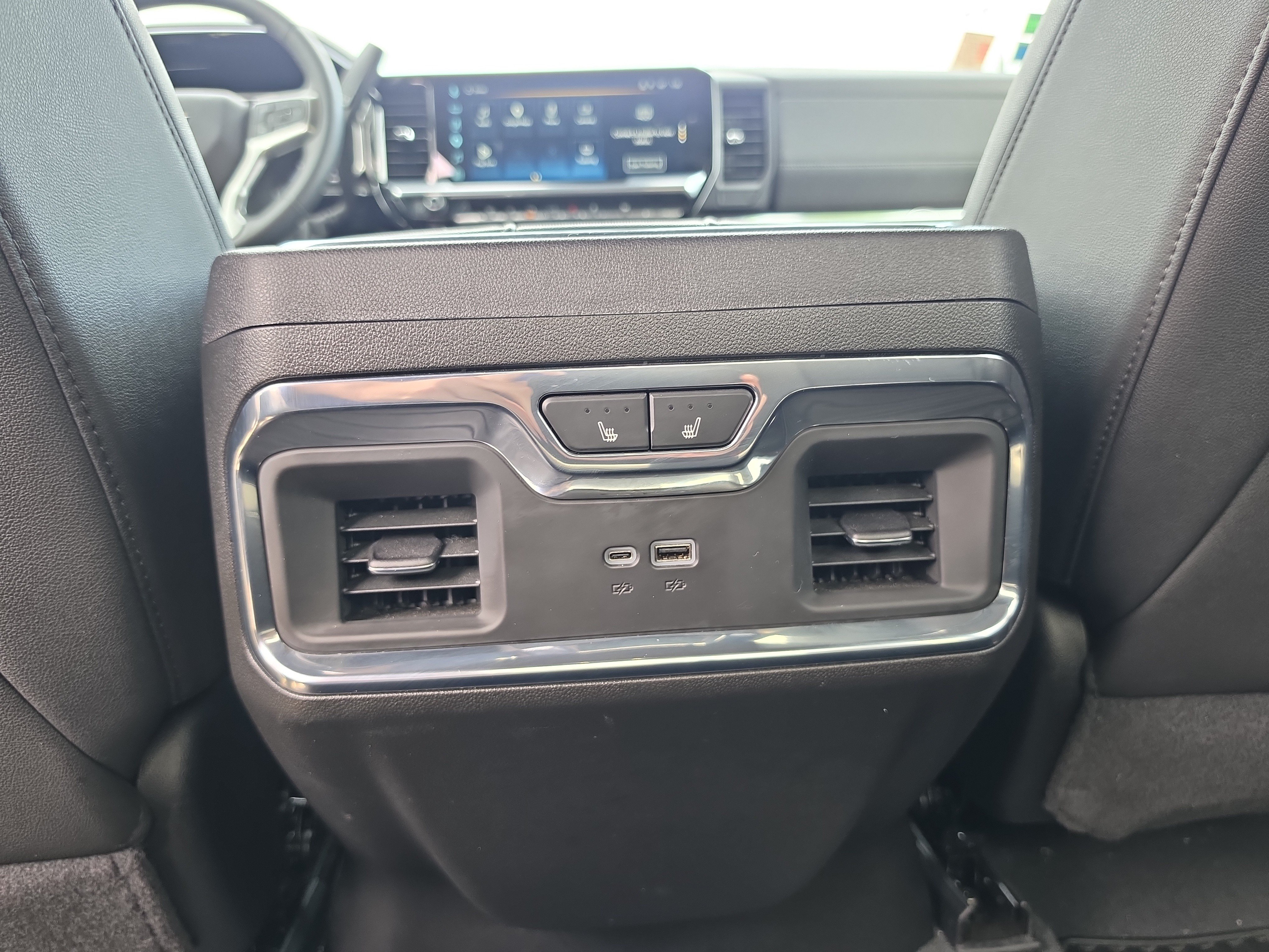 Used 2026 Chevrolet Silverado 3500 LTZ w/ LTZ Convenience Package AWD/4WD image 17