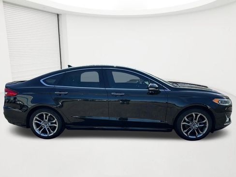 Used 2020 Ford Fusion Titanium FWD image 4