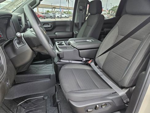 New 2026 Chevrolet Silverado 1500 Custom w/ LPO, Dark Essentials Package RWD image 4