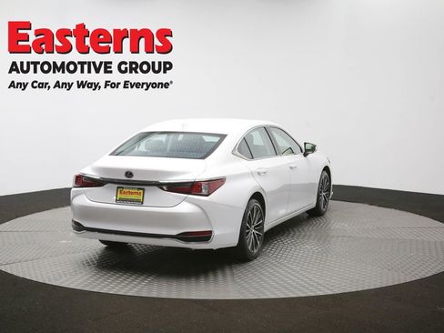Used 2024 Lexus ES 250 w/ Premium Package image 42
