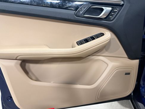 Certified 2026 Porsche Macan AWD/4WD image 22