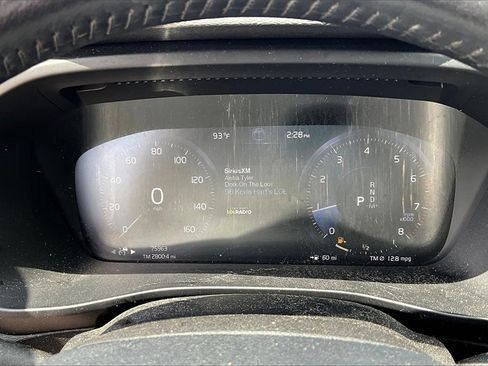 Used 2019 Volvo XC40 T5 Inscription image 19