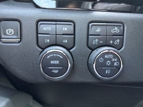 Used 2025 Chevrolet Silverado 2500 High Country w/ High Country Premium Package AWD/4WD image 21