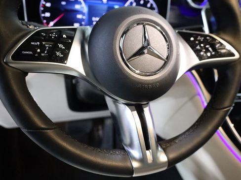 Used 2026 Mercedes-Benz GLC 300 4MATIC image 36