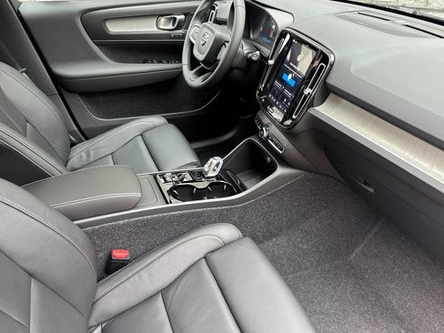 New 2026 Volvo XC40 B4 Plus w/ Climate Package image 17