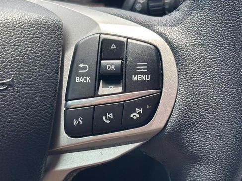 Used 2023 Ford Explorer XLT AWD/4WD image 22