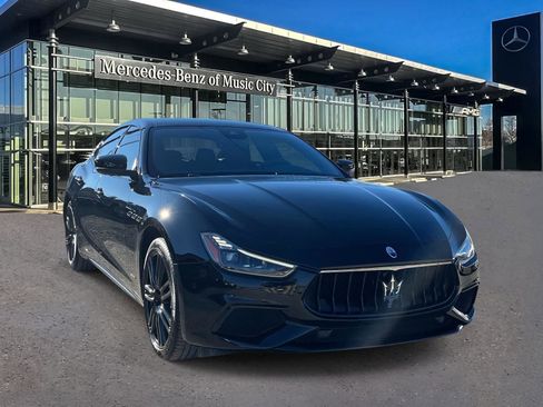 Used 2018 Maserati Ghibli GranSport image 1