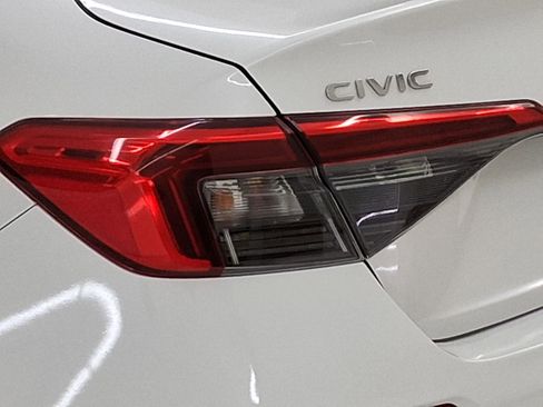 Used 2022 Honda Civic EX image 11