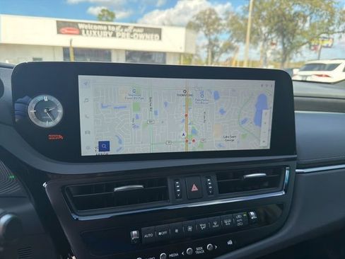 Used 2025 Lexus ES 350 Ultra Luxury w/ Accessory Package (Z2) image 9