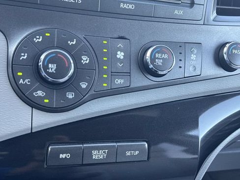 Used 2012 Toyota Sienna LE FWD image 24