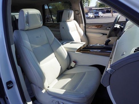 Used 2021 Cadillac Escalade Sport Platinum image 13