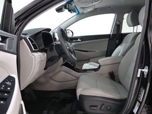 Used 2019 Hyundai Tucson Value AWD/4WD image 17