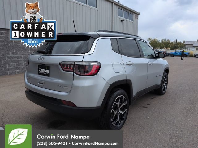 Used 2025 Jeep Compass Limited AWD/4WD image 3
