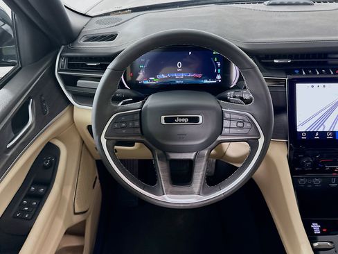 Used 2023 Jeep Grand Cherokee 4WD 4xe image 18