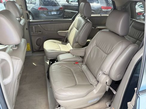 Used 2009 Toyota Sienna FWD image 16