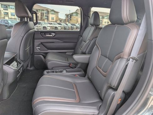 New 2026 Nissan Armada SL image 18