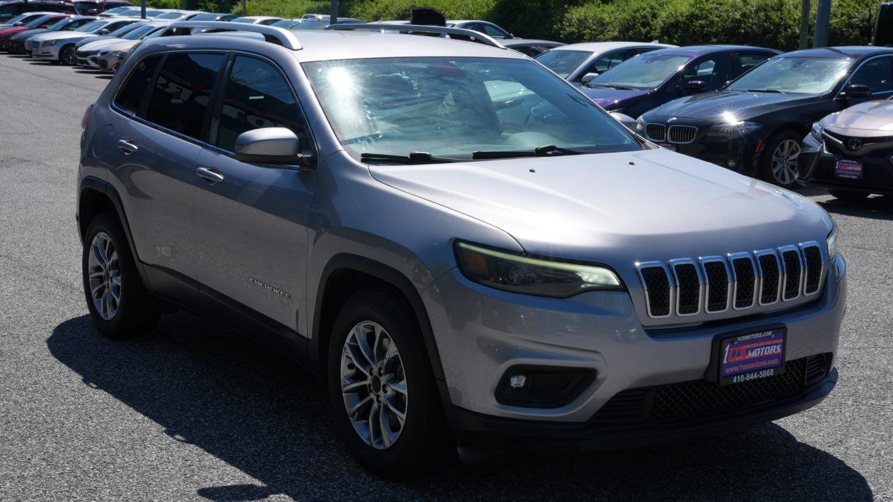 Used 2019 Jeep Cherokee Latitude Plus FWD image 3