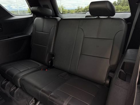 Used 2023 Chevrolet Traverse RS w/ LPO, Floor Liner Package FWD image 27