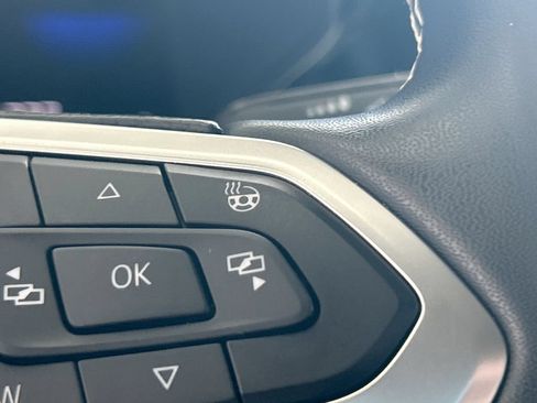 Certified 2023 Volkswagen Taos SE FWD image 18