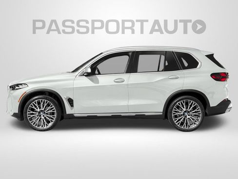 Used 2024 BMW X5 xDrive40i w/ Parking Assistance Package AWD/4WD image 3
