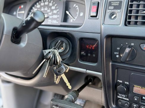 Used 2004 Toyota Tacoma 2WD Regular Cab w/ Enhancement Pkg image 25