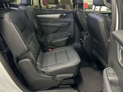 Used 2025 Buick Enclave Preferred image 27