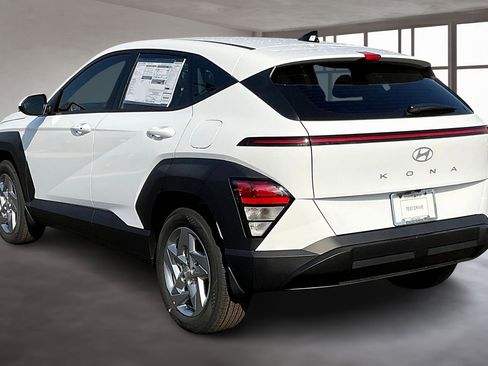 New 2026 Hyundai Kona SE FWD image 3