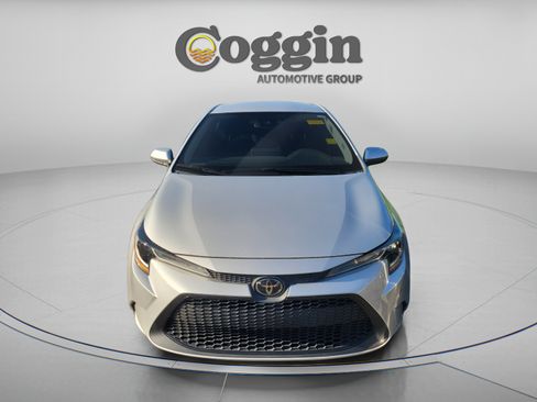 Used 2022 Toyota Corolla LE FWD image 7