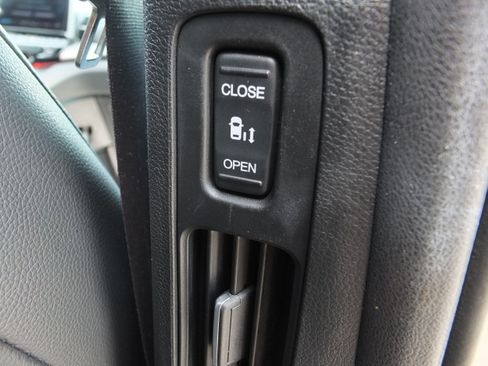 Used 2025 Honda Odyssey Sport-L image 17