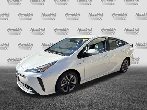 Used 2019 Toyota Prius XLE image 5