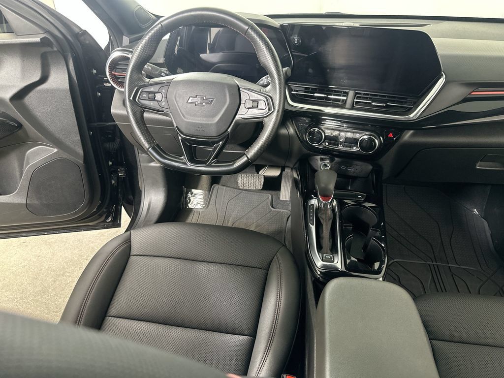 Used 2026 Chevrolet Trax RS w/ Driver Confidence Package FWD image 19
