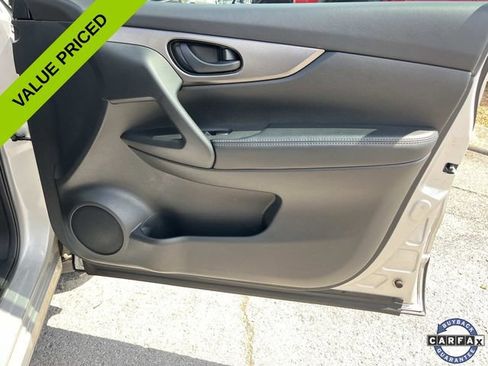 Used 2017 Nissan Rogue Sport S w/ S Appearance Package FWD image 18