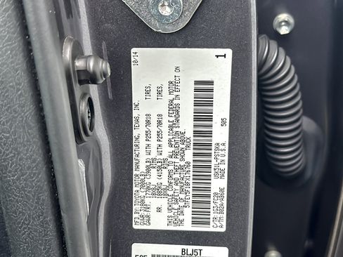 Used 2015 Toyota Tundra SR5 w/ SR5 Upgrade Package image 25