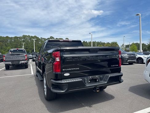 Used 2022 Chevrolet Silverado 1500 Custom image 3