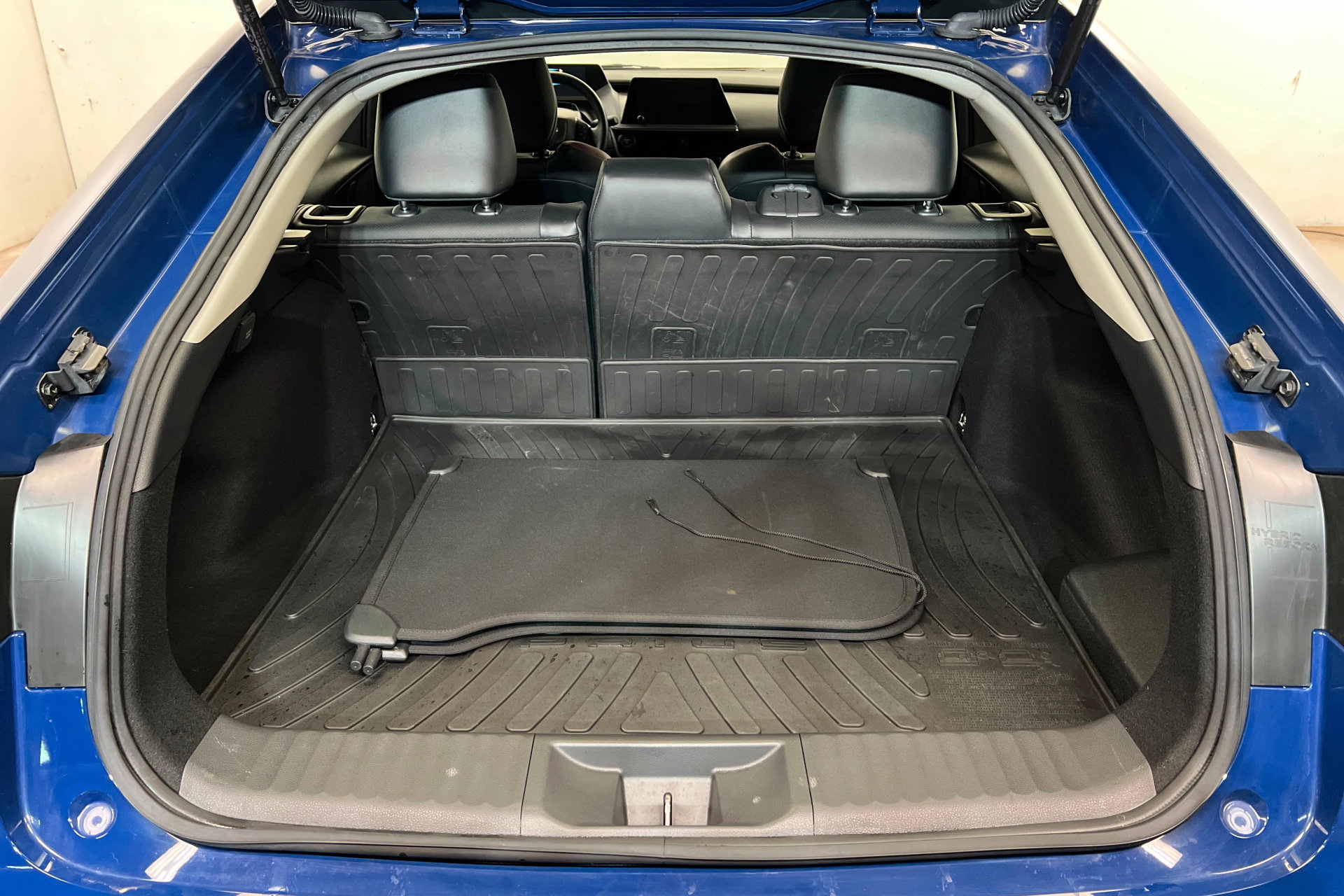 Certified 2025 Toyota Prius Plug-In Hybrid FWD image 23
