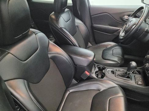 Used 2019 Jeep Cherokee Latitude Plus image 21