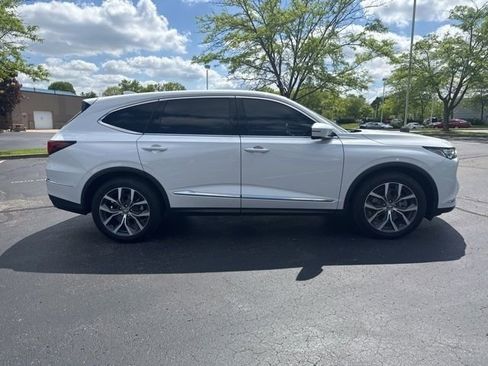Used 2024 Acura MDX SH-AWD w/ Technology Package image 9