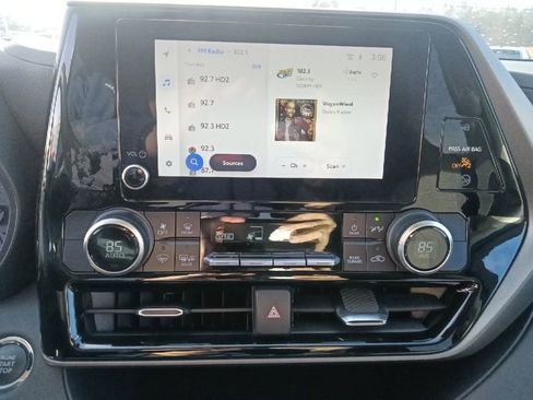 Used 2023 Toyota Highlander L image 21