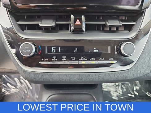 Used 2025 Toyota Corolla LE FWD image 22