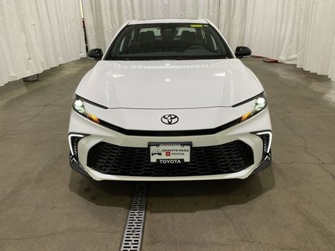 New 2026 Toyota Camry XLE w/ Convenience Package image 8